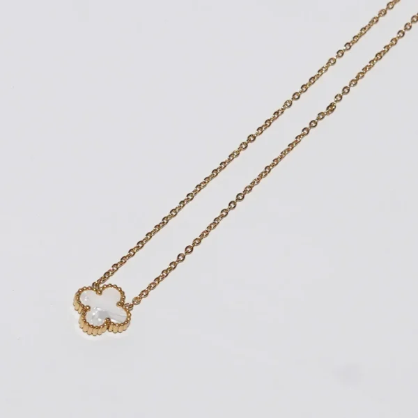 Alba Bloom Soltaire Necklace